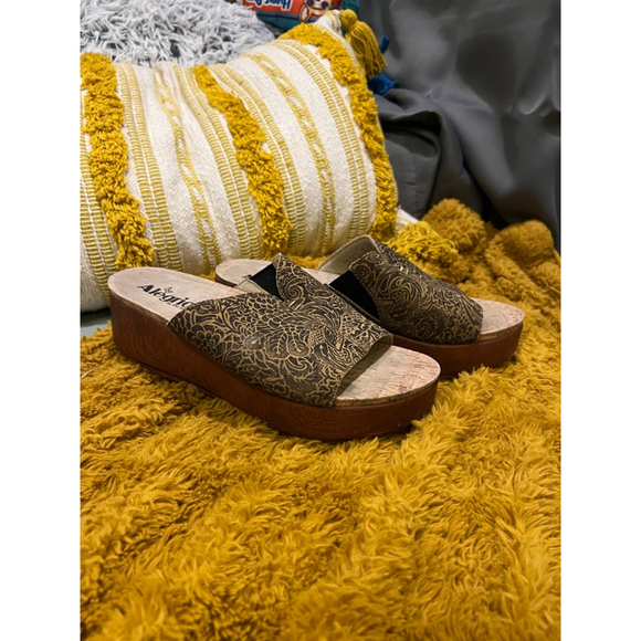 Alegria Shoes - Women's Alegria Brown & Black Patterned Wedge Sandals